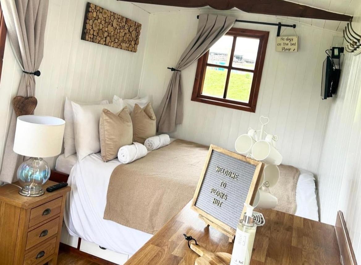 Peggy'S Hut Hotel Astbury Luaran gambar